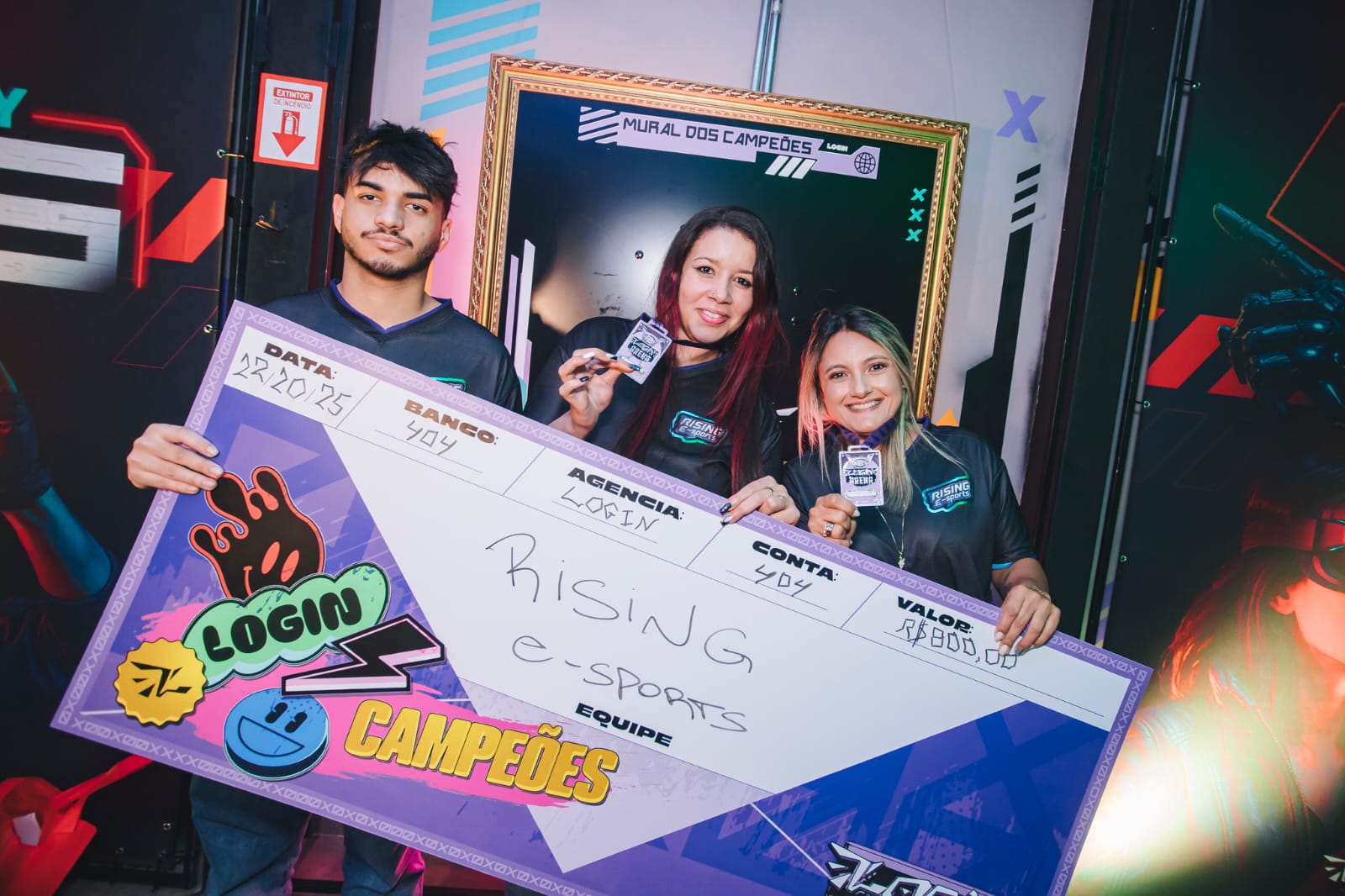 Login House EXP: uma noite inesquecível para a Rising E-Sports
